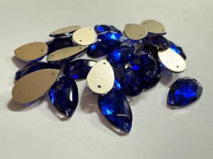 Orecchini goccia colorati